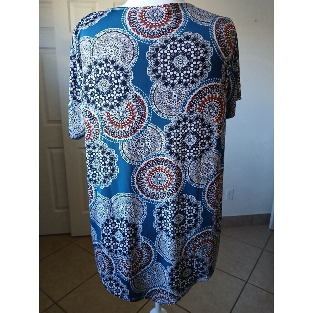 Lavish 2X Plus Size Boho Mandala Print Tunic Top Blue Multicolor Short Sleeve - Picture 3 of 15